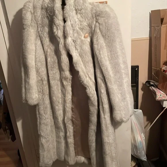 Fur coat.  MIDI length sz 12-14 - Picture 4 of 7